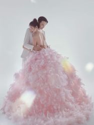 -至臻微拉婚纱摄影