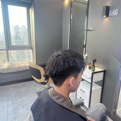 -藤野造型烫发染发