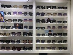 -天空之镜眼镜店蔡司依视路授权店(天通苑店)