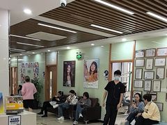 -茂菊口腔连锁(浦东南路店)