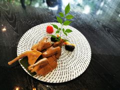 药膳浸乳鸽-夜宴江景餐厅
