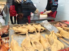 -狗撵鸭(泰山公寓店)