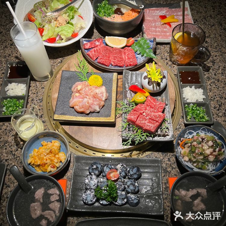 百吃不腻的五星日式烧肉,服务生颜值绝绝子,还有伴手礼