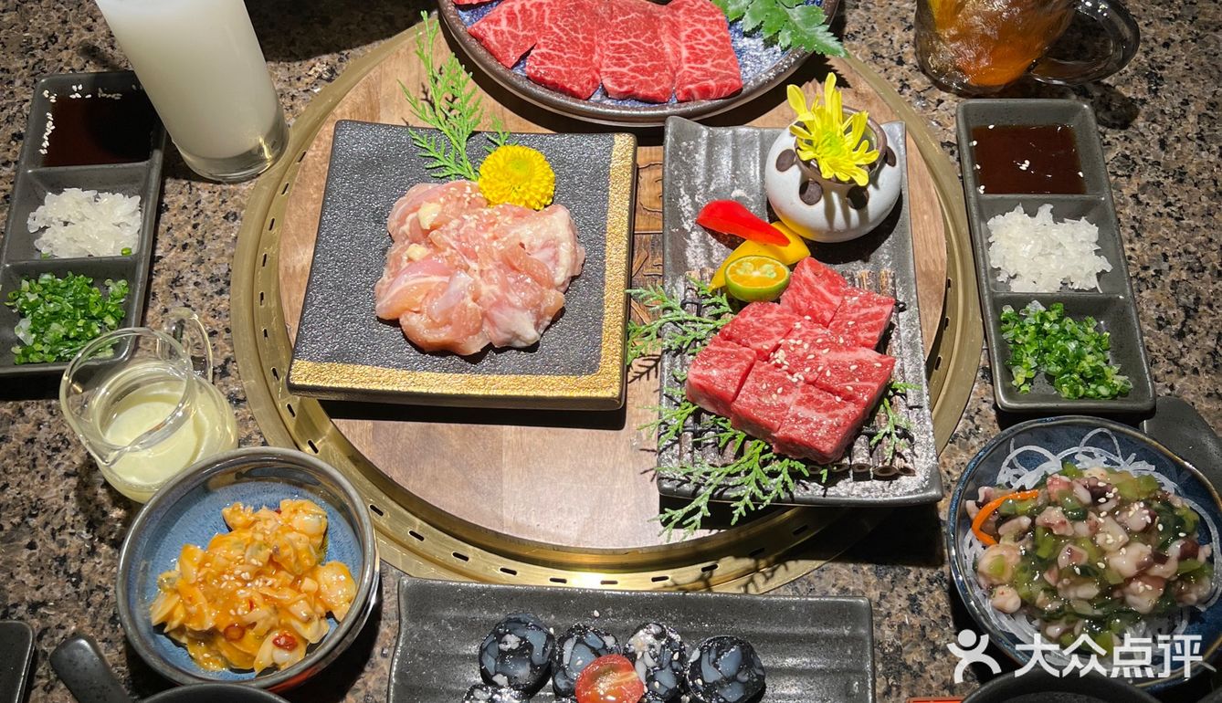 百吃不腻的五星日式烧肉，服务生颜值绝绝子，还有伴手礼