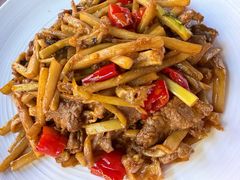 桂林酸笋炒牛肉-大师傅金奖啤酒鱼(西街口总店)