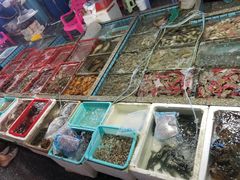 -霞涌市场海鲜摆卖区