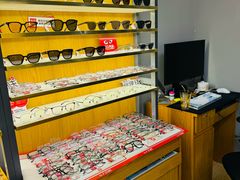 -优医视平价眼镜蔡司依视路折扣工厂店(德胜门店)