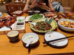 -老滇山寨•云南特色菜•地方菜•民族风情歌舞表演(金碧店)