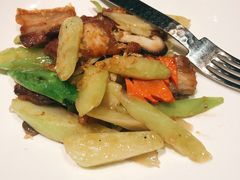 芥兰炒脆猪肉-食肆&Fourteen(武林夜市店)