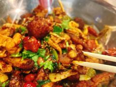 -愉肴麻辣香锅(中山路店)