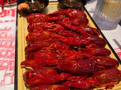 -肥肥虾庄·金牌油焖大虾(汉街SKP店)