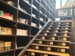 -钟书阁(松江泰晤士小镇店)