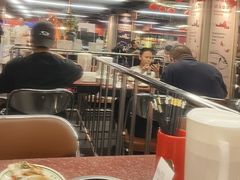 -四囍码头海鲜烧烤自助火锅(外滩南京东路悦荟广场店)