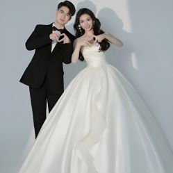 -雪中彩影婚纱摄影·微光艺术中心