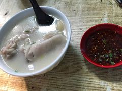-雷祖芳老妈蹄花店