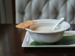 手工蛋白杏仁茶配脆皮杏仁饼-巴黎轩(澳门巴黎人店)