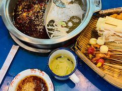 -马路边边串串香(涑河南街店)