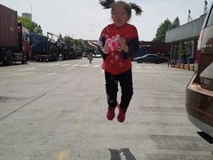 -临港服务区·停车场