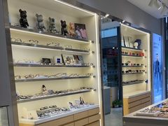 -视野联行眼镜·蔡司·尼康·豪雅·依视路(青浦宝龙店)