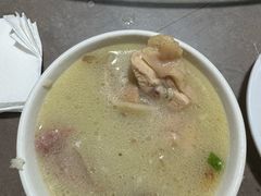 -土砂锅生态山庄·非遗砂锅雅鱼