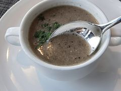 -MONICH牛排融合餐厅(和义大道购物中心店)