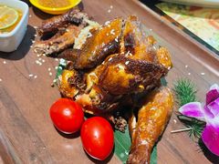 -月亮眼花园餐厅书吧酒吧