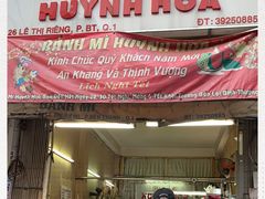 -Bánh Mì Huynh Hoa