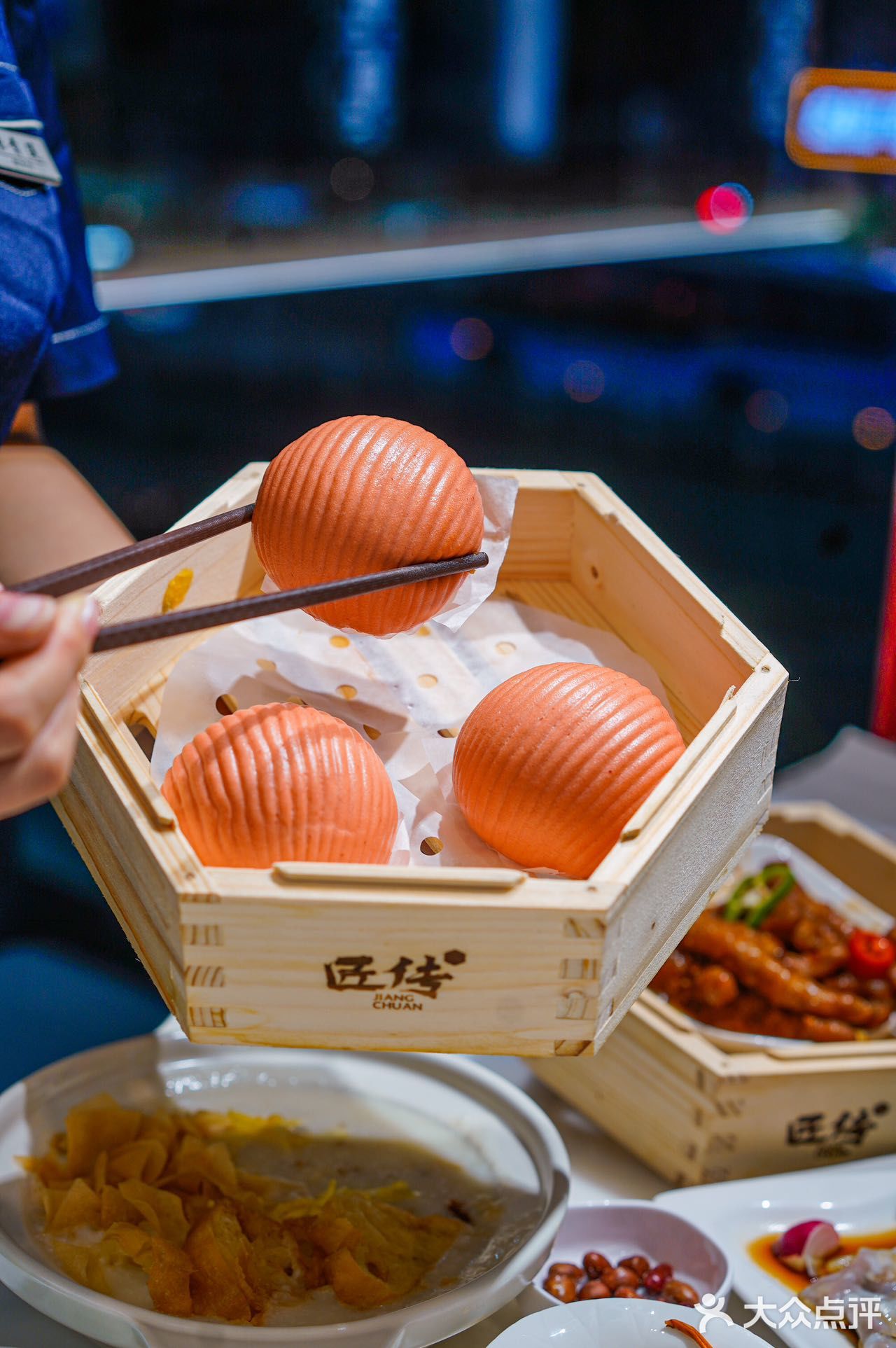 着实被他们家的菜品、茶点给诱惑到了，不仅味道好