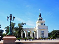 -人民防洪胜利纪念塔