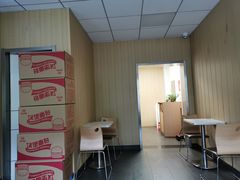 -华莱士·全鸡汉堡(财经学院店)