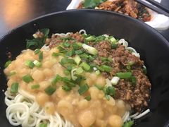 招牌豌杂面-丽影重庆小面(定西路店)