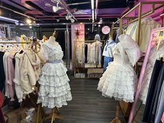 -甜镜物语 LOLITA·汉服·JK制服三坑生活馆(滨江道店)