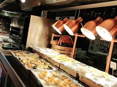 自助取餐区-亚马逊环球美食百汇(新城吾悦广场店)