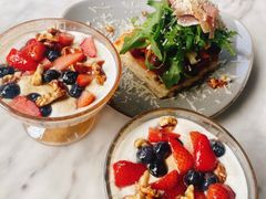 野莓核桃蜂蜜希腊酸奶-The Rug Cafe(王府中环店)
