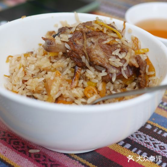 绿之钻特色抓饭店