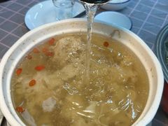 -鑫悦楼煎蟹·16年海鲜大排档