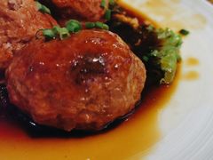 鸭蛋黄狮子头-闫府私房菜·老字号(恒隆店)