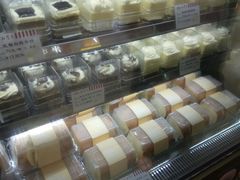 -红宝石·鲜奶小方·海派西点房(莘庄龙之梦店)