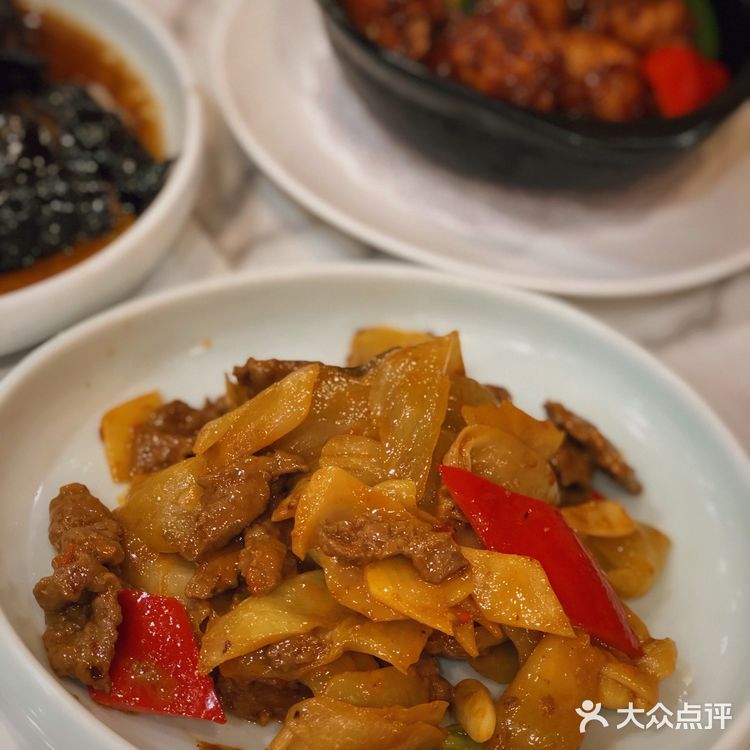 下了班跟朋友约在一起吃黑松露烧鹅，团购的双人餐很划算