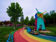 -雪山彩虹谷景区