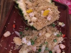 菠萝炒饭-胡桃里音乐酒馆(白云五号T5 MALL店)