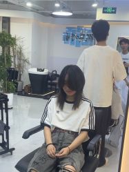 -V7 HAIR SALON