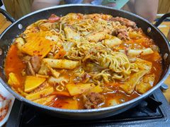-亲昵春川鸡排(韩国美食街店)