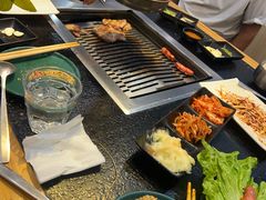 -臻牛烤肉
