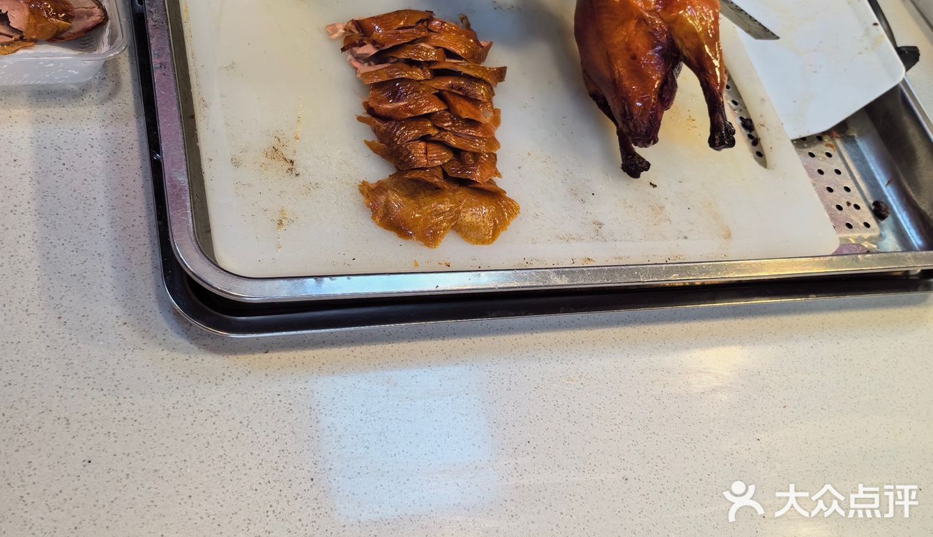 满满的好吃的鸭子