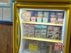 -红宝石·鲜奶小方·海派西点房(金杨店)