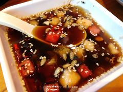 -野山舂·贵州现舂酸汤火锅(鸿通城店)