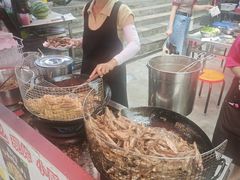 -黄利砖万峰林布依特色酸笋牛肉馆