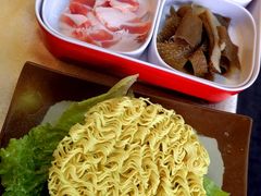 -猪三哥肥肠鸡川菜小炒