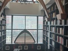 -钟书阁(松江泰晤士小镇店)